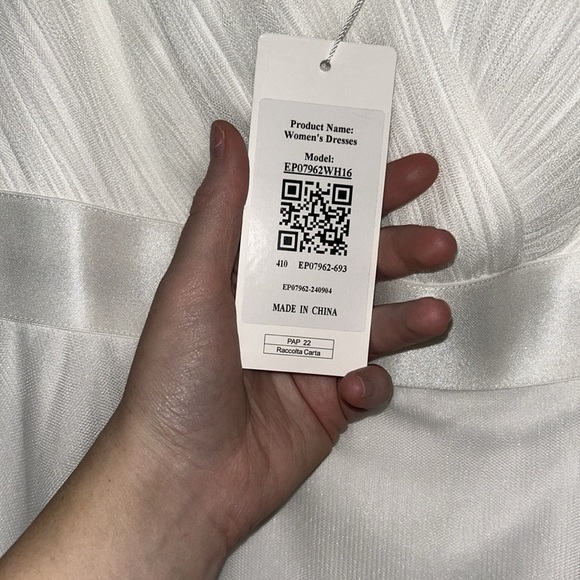 Ever Pretty White Wedding Dress with Sheer Sleeves long in length. Very pretty! - Picture 14 of 15